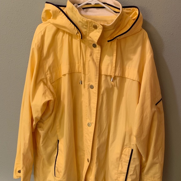 Yellow Overcoat - Picture 1 of 2